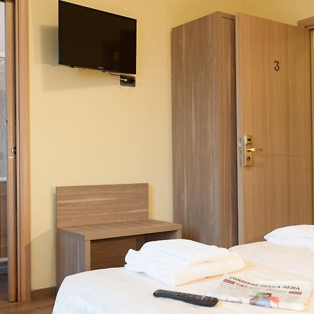 Hotel Ristorante Piccadilly Santhia Ngoại thất bức ảnh