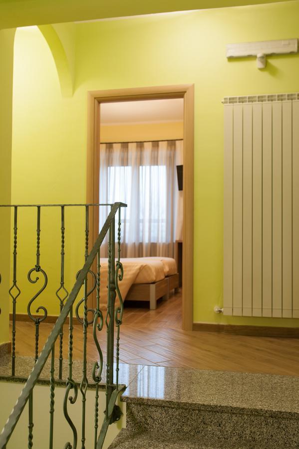Hotel Ristorante Piccadilly Santhia Ngoại thất bức ảnh